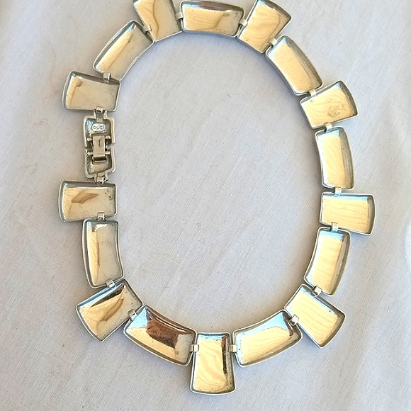 LCI Silver Tone 16 1/2" Choker Necklace - Picture 4 of 5